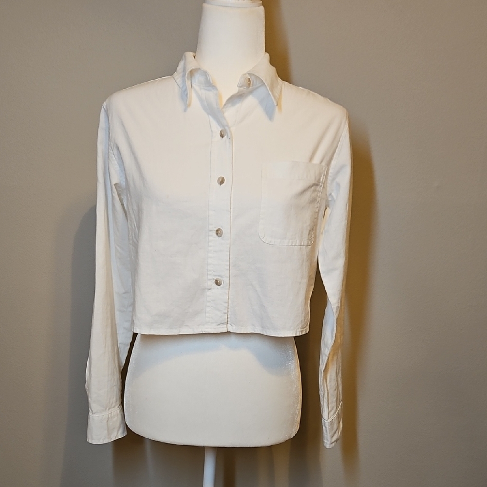 Universal Thread Crop Button-Up Shirt Long Sleeve
